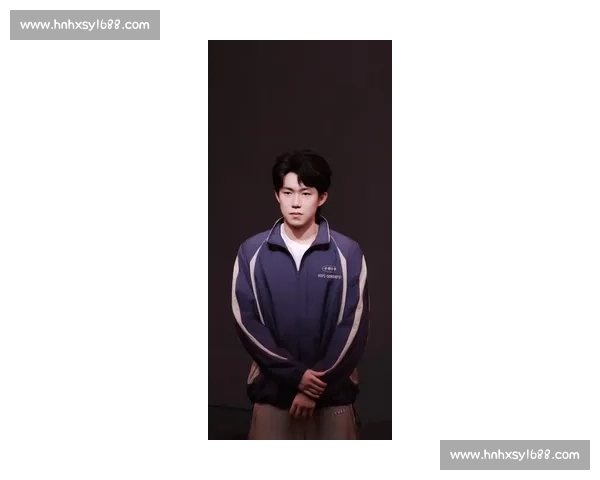 王楚钦首登Wallpaper封面：国乒新生代开启时尚新高度